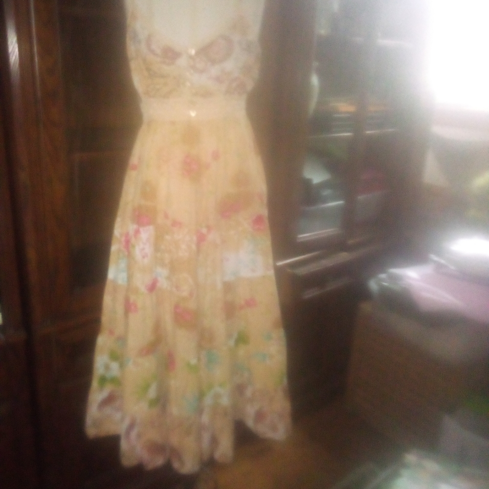 24 KARET. 100 PERCENT COTTON MADE IN INDIA SPIGATTE STRAP SIZE L DRESS